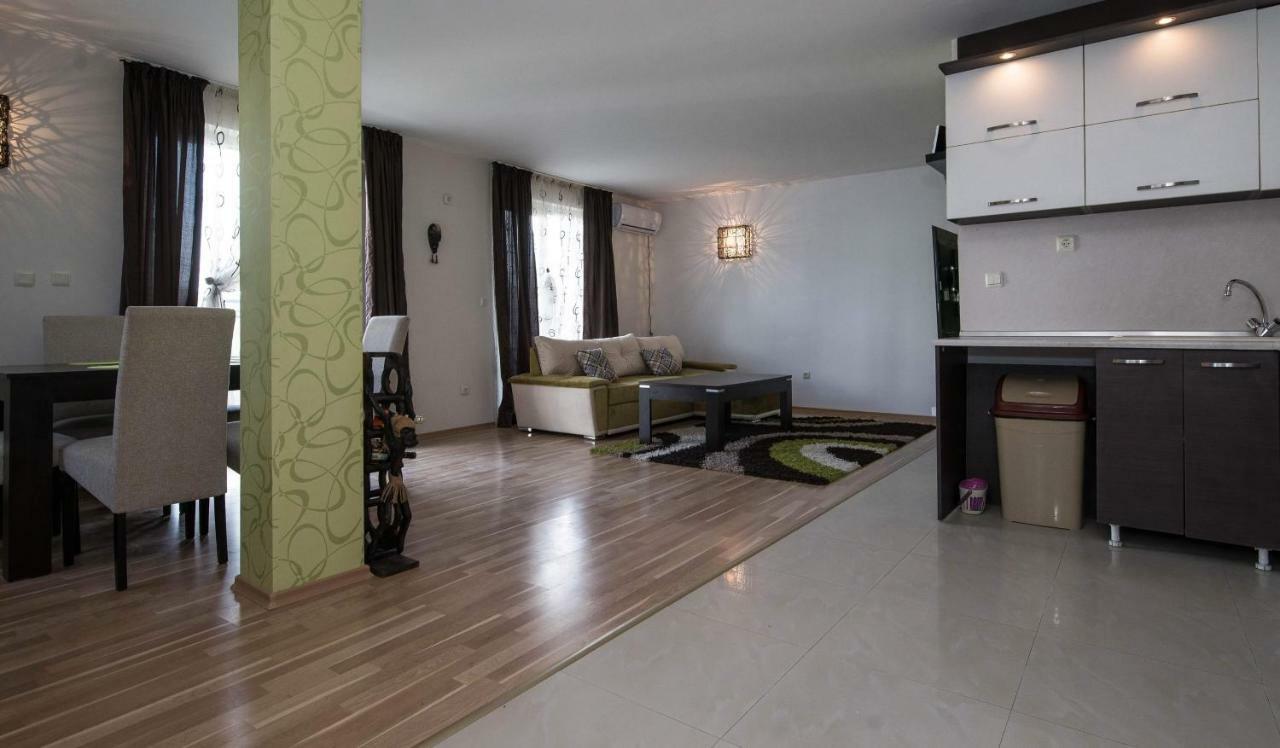 Cherry Garden1 Apartments Несебир Екстер'єр фото