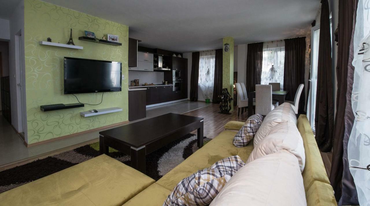 Cherry Garden1 Apartments Несебир Екстер'єр фото
